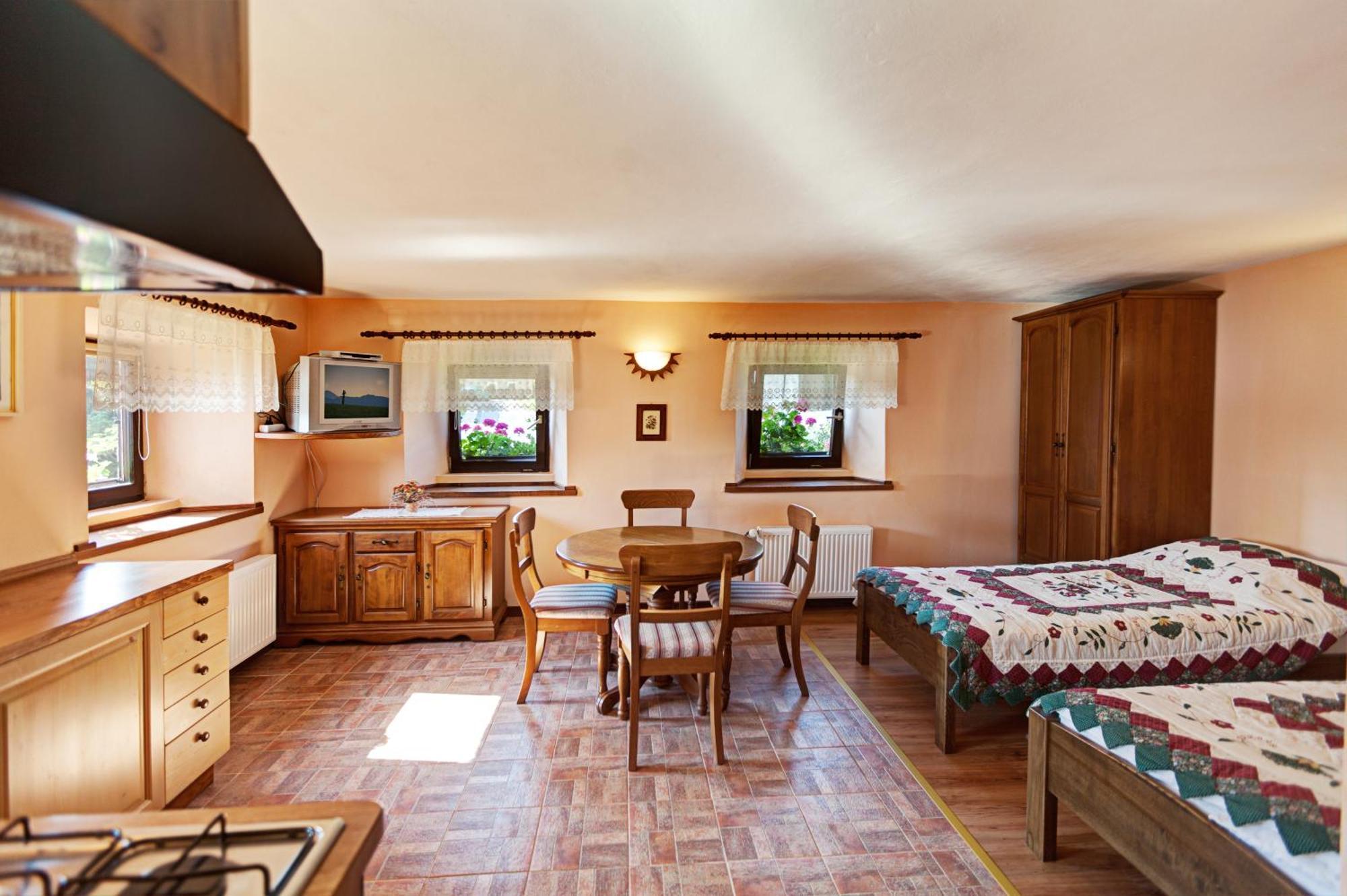 Apartmaji Pr-Gujlu Sela Nad Podmelcem 5220 Tolmin Podmelec Buitenkant foto