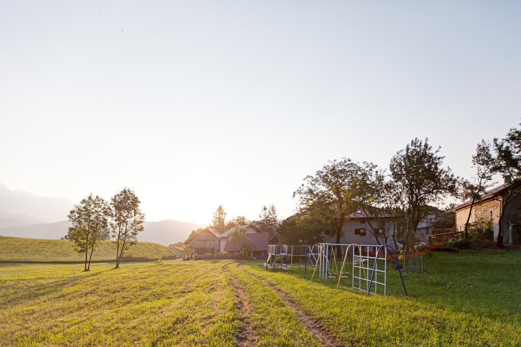 Apartmaji Pr-Gujlu Sela Nad Podmelcem 5220 Tolmin Podmelec Buitenkant foto