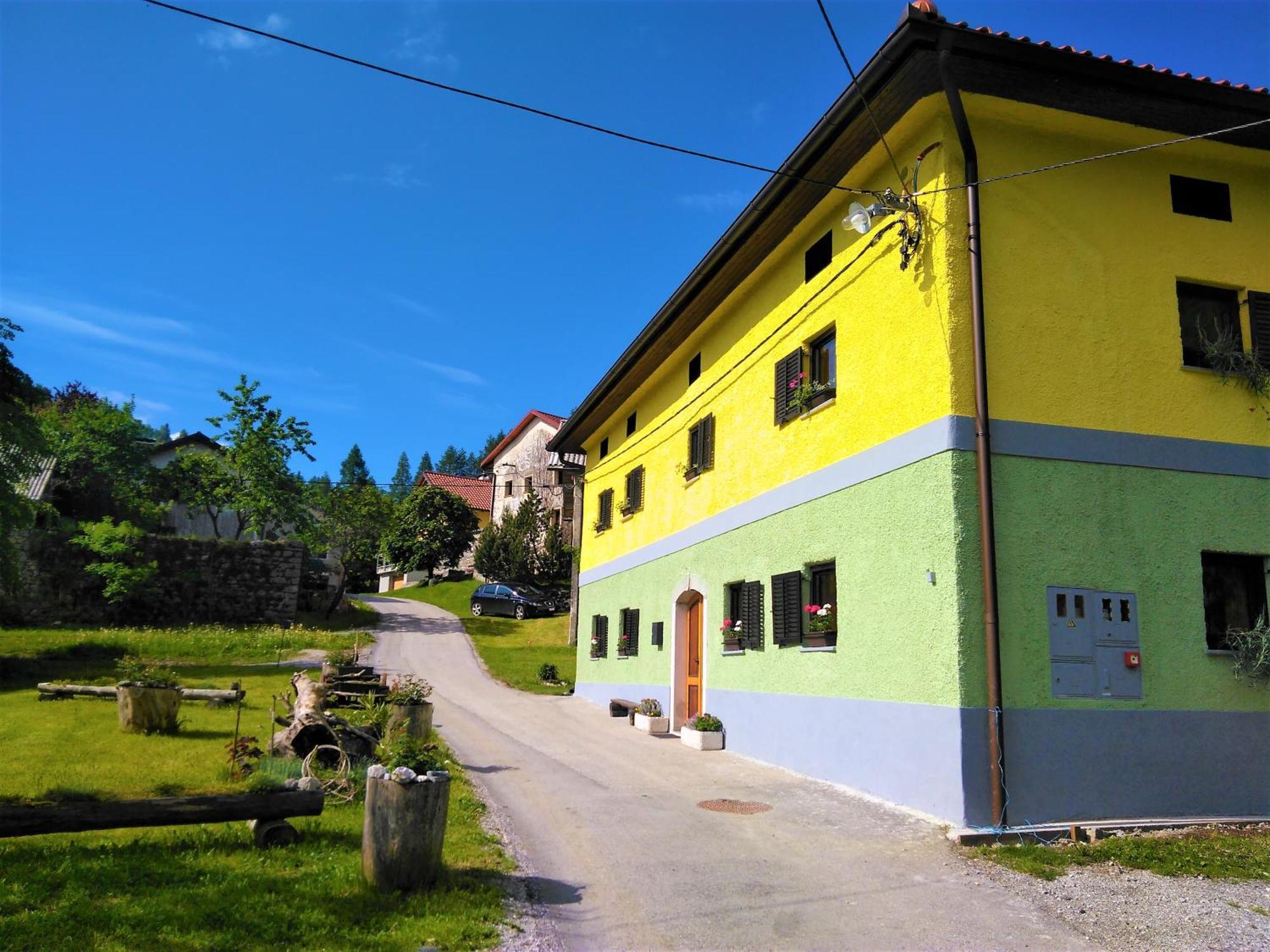 Apartmaji Pr-Gujlu Sela Nad Podmelcem 5220 Tolmin Podmelec Buitenkant foto
