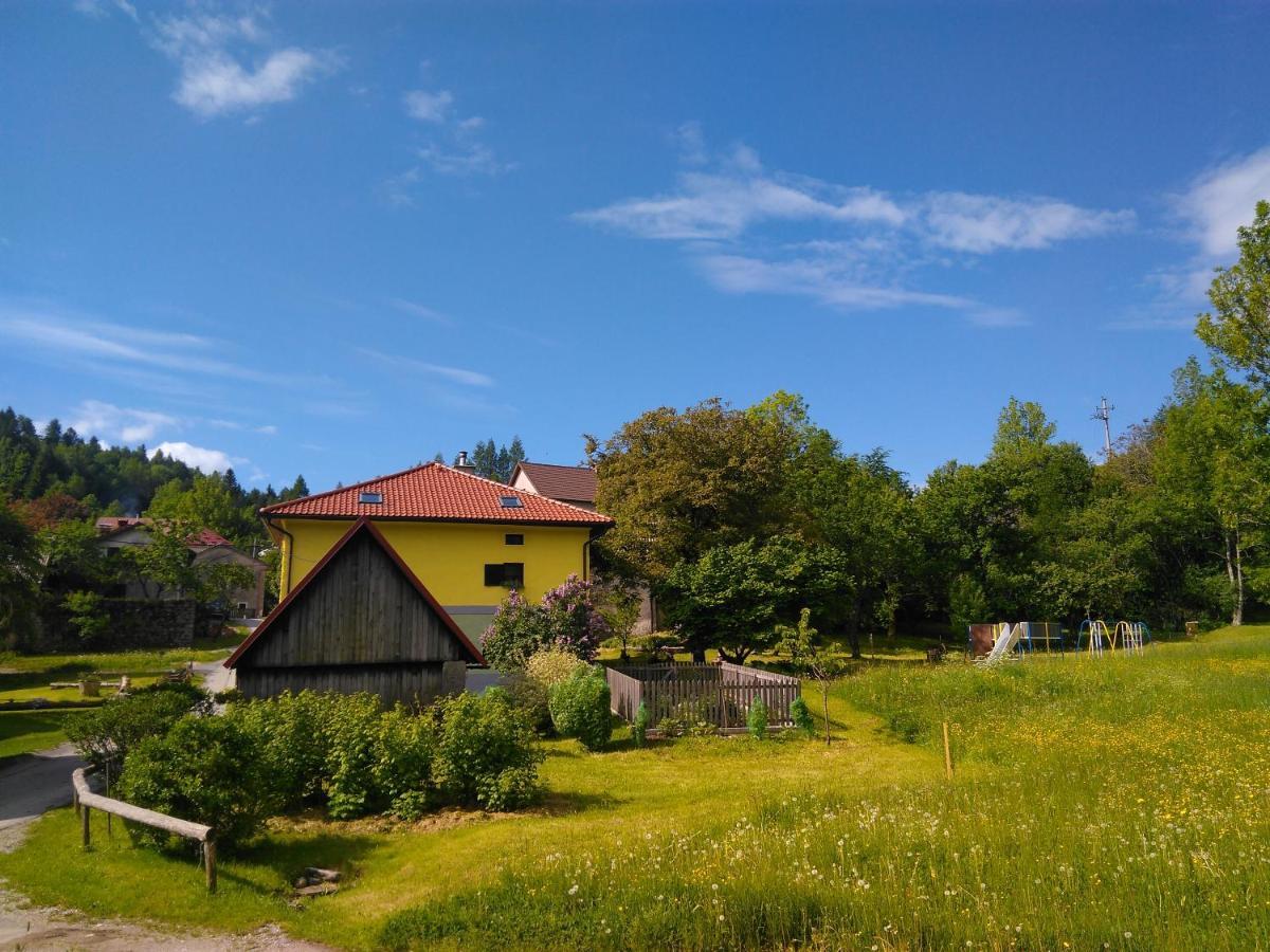 Apartmaji Pr-Gujlu Sela Nad Podmelcem 5220 Tolmin Podmelec Buitenkant foto